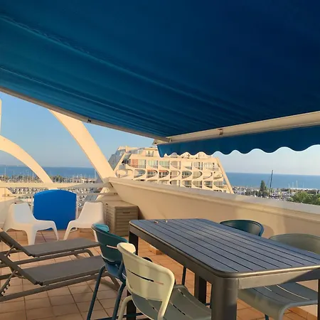 Appartamento Studio climatisé avec grande terrasse et parking privé, proche plage et commerces - FR-1-716-60
