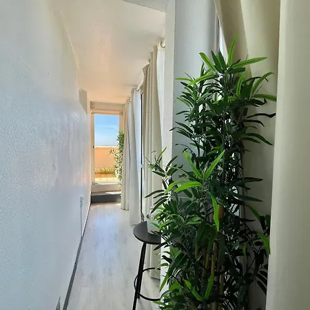 Studio climatisé avec grande terrasse et parking privé, proche plage et commerces - FR-1-716-60 La Grande-Motte