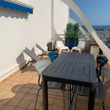Climatise Avec Grande Terrasse Et Parking Prive, Proche Et Commerces - Fr-1-716-60